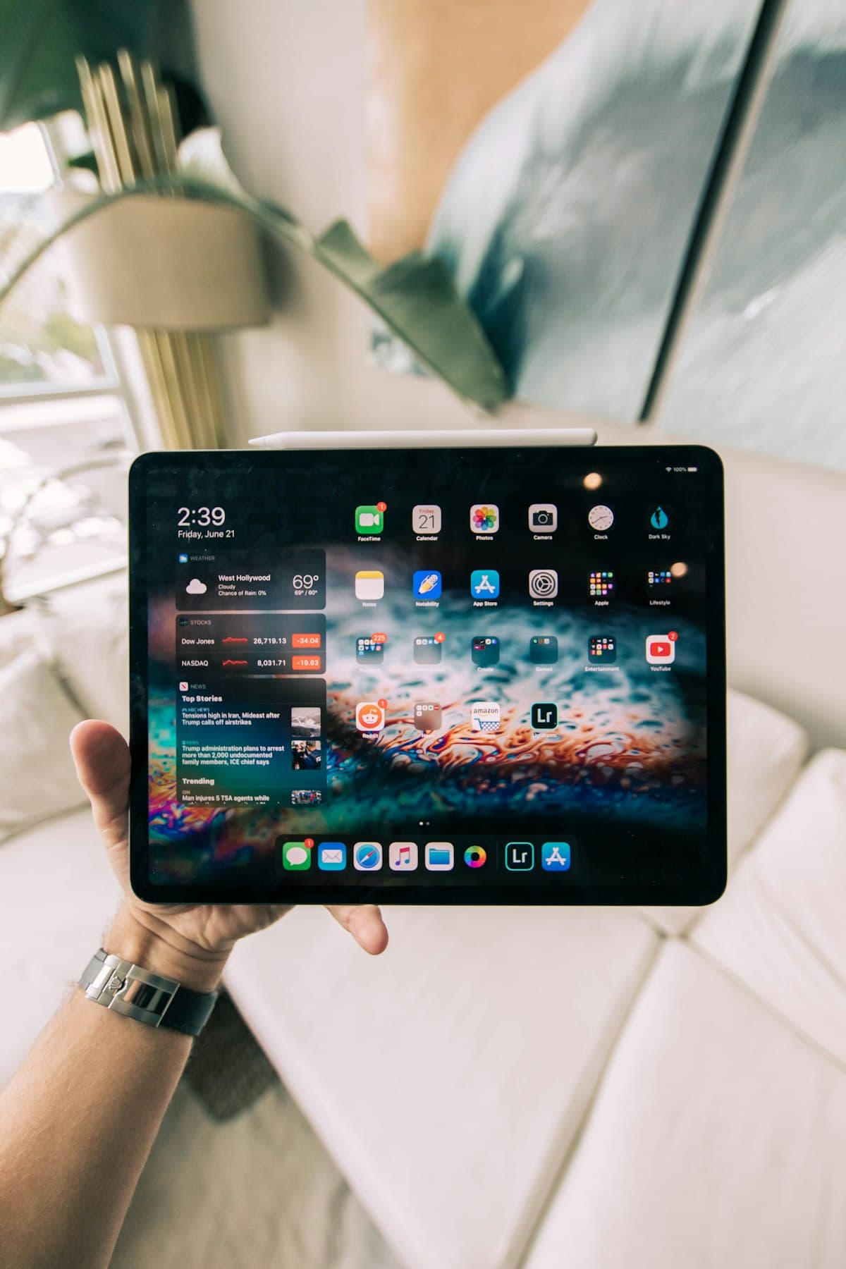 Tablet con aplicaciones en pantalla